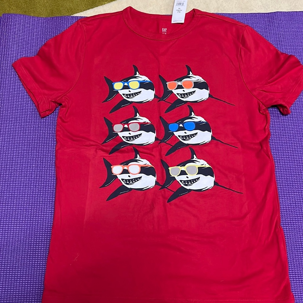 Cool sharks Gap t-shirt